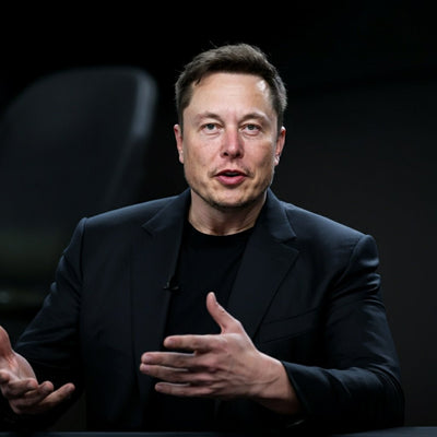 Elon Musk nimmt mit seinem neuen KI-Unternehmen „Macrohard“ Bill Gates‘ Microsoft ins Visier