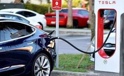 Wie stellt sich Tesla von 16A auf 32A ein? Welcher von Tesla 32A und 16A schadet der Batterie?