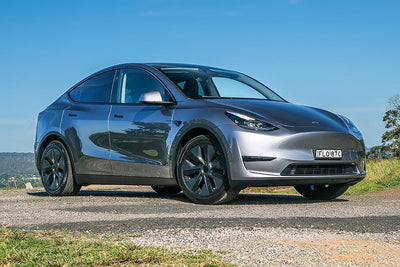 Wie schließe ich den Frunk eines Tesla Model Y?