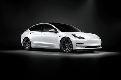 So schauen Sie während der Fahrt YouTube auf dem Tesla Model 3