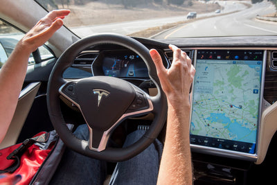 Navigation durch regulator ische Hürden: Herausforderungen bei Teslas FSD-Rollout