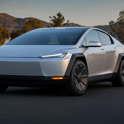 Serienreifer Tesla Cybercab steht im Ausstellungsraum in San Jose