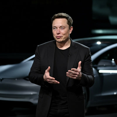 Tesla-Chef Elon Musk kündigt großes Update für autonomes Fahren an: SMS-Funktion während der Fahrt