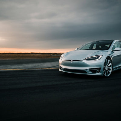 Tesla beruft sich auf Wettbewerbsnachteile bei dem Versuch, bestimmte Unfalldaten geheim zu halten