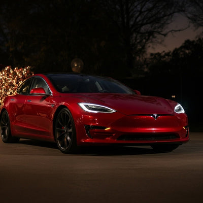 Das Tesla-Weihnachtsupdate ist unterwegs, und die Wunschliste ist fröhlich und beschwingt.