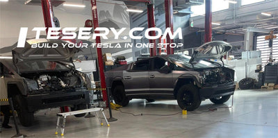 Teslas spielerische Wendung: Cyber truck getarnt als Ford F-150 Blitz