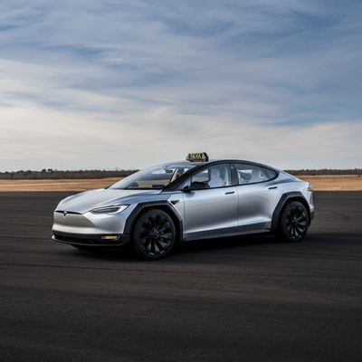 Teslas Robotaxi-Revolution nimmt Gestalt an: Über 50 Cybercabs bei Giga Texas gesichtet, während Crashtests auf Produktionshochlauf hindeuten