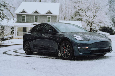 Winter bereite Tesla: Enthüllung funktionen und Tipps für das Fahren bei kaltem Wetter