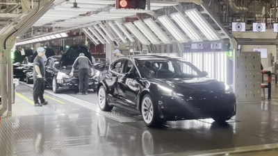 Tesla feiert die Produktion des 9-millionsten Fahrzeugs in Giga Shanghai