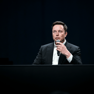 Elon Musk dementiert Gerüchte über SpaceX-Telefonentwicklung inmitten des xAI-Fokus