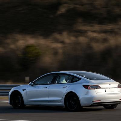 Elon Musk enthüllt aggressiven Produktionszeitplan für Tesla Optimus 3