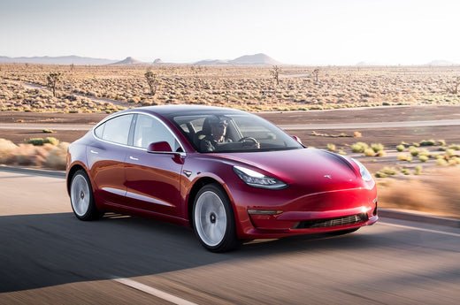 Wie schaltet man die Warnblinkanlage im Tesla Model 3 ein?
