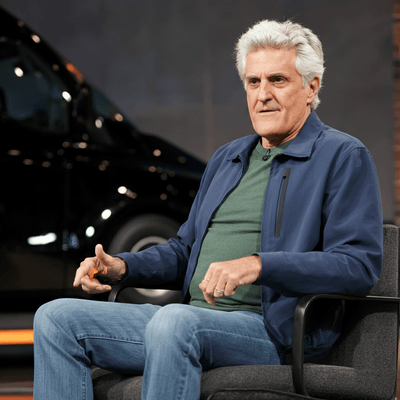 Jay Lenos Urteil über den Tesla Semi: „Es ist, als würde man ein Bürogebäude fahren“