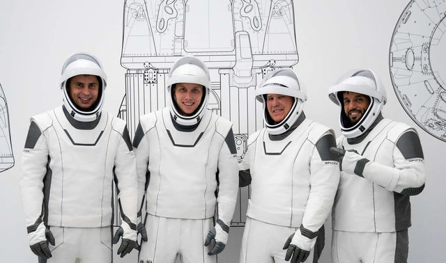 Die NASA vertieft die Partnerschaft mit SpaceX durch sechs neue bemannte Missionen, während Boeings Starliner stolpert