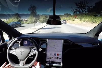 NTSB verurteilt die nicht autorisierte Verwendung von Siegel in Anti-Tesla Super Bowl-Anzeigen