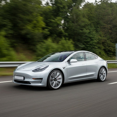 Tesla erweitert die Model-3-Reihe in Europa um die bisher günstigste Variante.