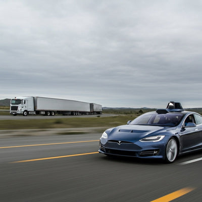 Teslas vollautonomes Fahren zeigt beeindruckende Kollisionsvermeidung mit Sattelschleppern