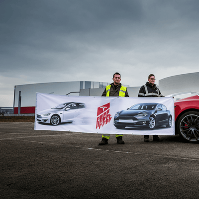 Tesla Giga Berlin enthüllt Solidaritätsbanner inmitten des sich verschärfenden Rechtsstreits mit der IG Metall