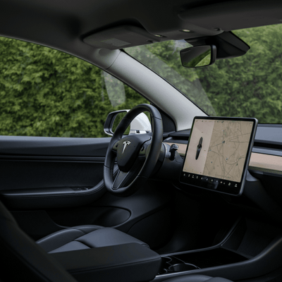 Tesla führt größere Innenraum-Upgrades für die Premium-Ausstattungsvarianten des Model Y ein, darunter einen größeren Bildschirm und eine dunklere Ästhetik