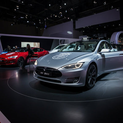 Tesla sorgt mit Cybercab und Optimus für Furore auf Chinas Import Expo.