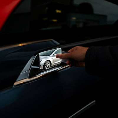 Tesla könnte die Schlüsselkarten für den Fahrzeugzugang schrittweise abschaffen.