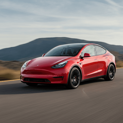 Tesla Model Y dominiert trotz Umsatzrückgang und steigender Konkurrenz den europäischen E-Auto-Markt 2025