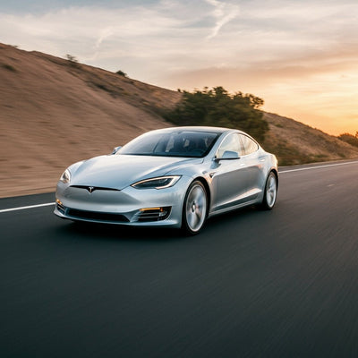 Tesla bietet 1.000-Dollar-Aktion für zukünftige Fahrer von Mitfahrdienst-Konkurrenten