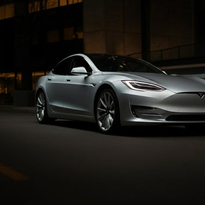Tesla erzielt wichtigen Gerichtssieg: Richter weist Sammelklage wegen Rassendiskriminierung ab