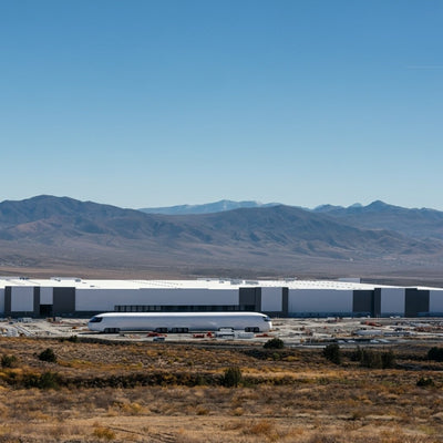 Tesla-Semi-Werk in der Nähe der Gigafactory Nevada zeigt über das Thanksgiving-Wochenende Anzeichen der Fertigstellung.