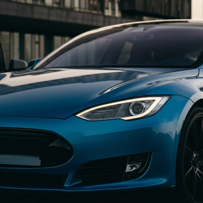 Tesla plant die Aufrüstung der Außenkameras für verbesserte autonome Fahrfunktionen