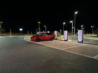 Tesla stellt V4-Supercharger in ganz Europa vor