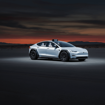Teslas Robotaxi-Zukunft nimmt Gestalt an: 60 Cybercabs bei Giga Texas gesichtet, was einen Produktionshochlauf signalisiert
