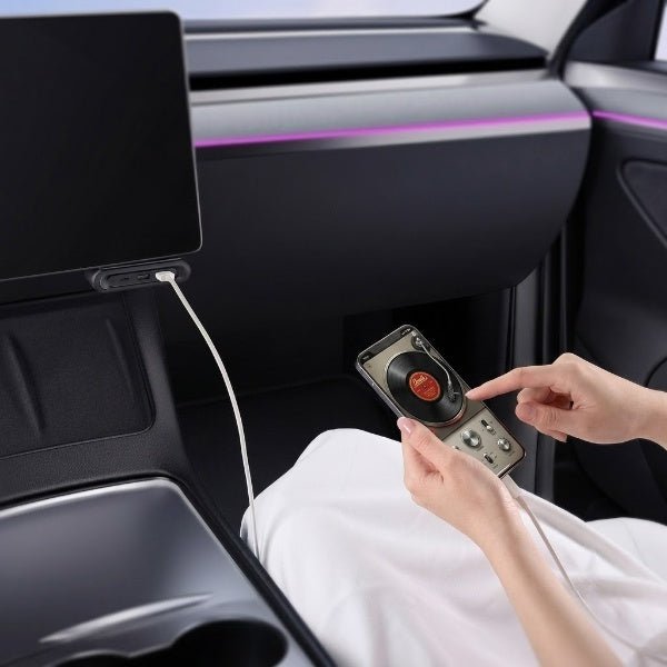Foldable Under-Screen USB Hub for Model 3 Highland / Model Y Juniper / Model YL - Tesery Official Store