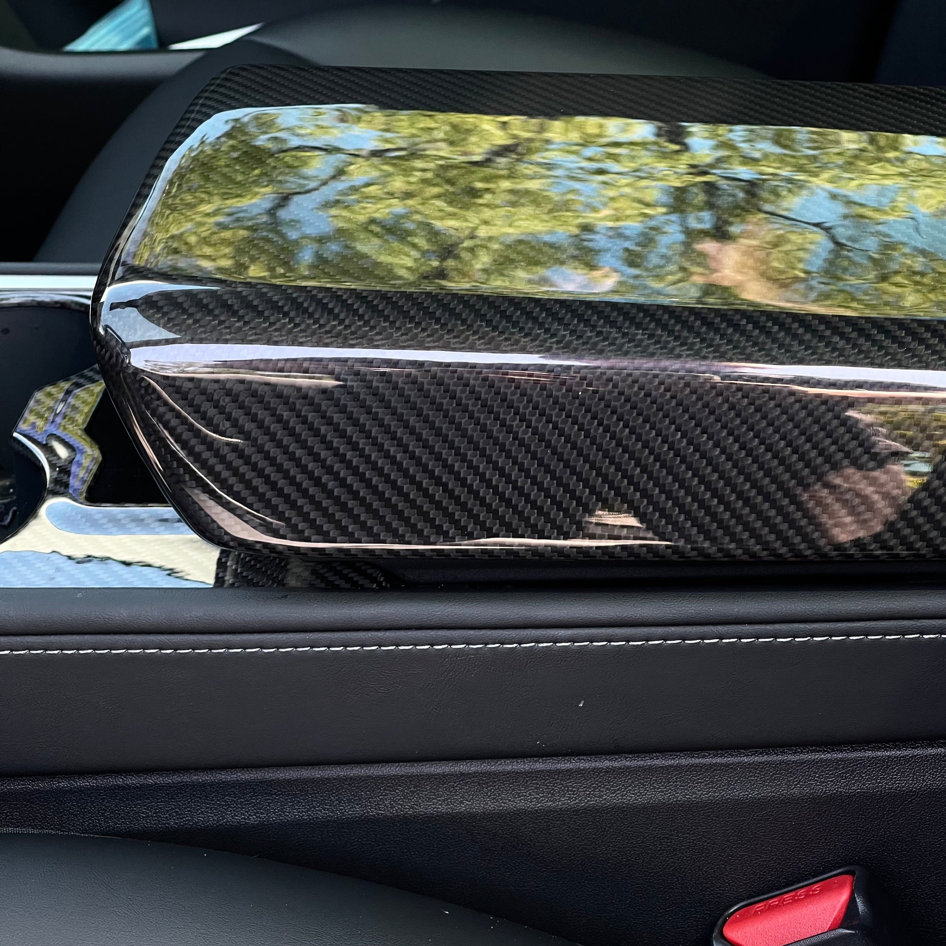 Model 3 / Y Armrest Cover - Carbon Fiber Interior Mods - Tesery Official Store